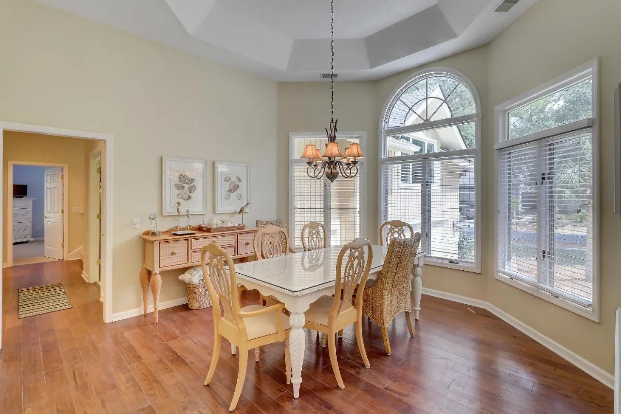 Holiday home Updated Beach Home Private Pool Sleeps 12 4 Bedroom 4 Ba Bikes & Beach Gear Included Hilton Head Island United States