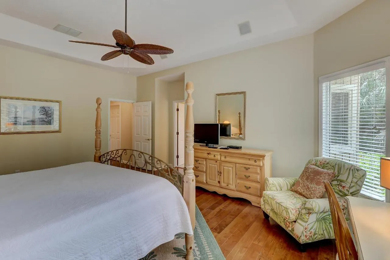 Holiday home Updated Beach Home Private Pool Sleeps 12 4 Bedroom 4 Ba Bikes & Beach Gear Included Hilton Head Island
