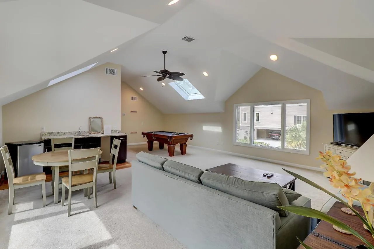 Updated Beach Home Private Pool Sleeps 12 4 Bedroom 4 Ba Bikes & Beach Gear Included Hilton Head Island Holiday home